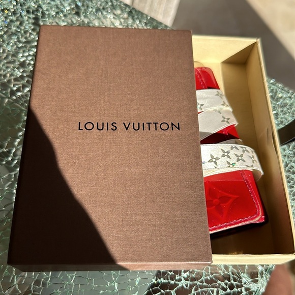 RED LOUIS VUITON VERNIS KEY HOLDER WITH BOX AND RIBBON - Picture 10 of 10